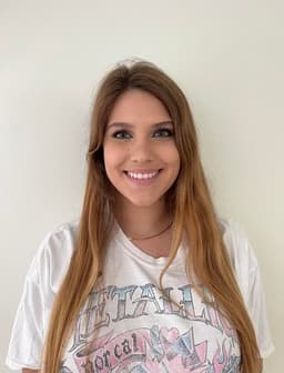 Instructor Ava N. profile Card Image