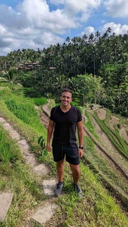 Instructor Awse M. profile Card Image