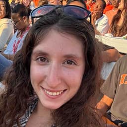 Instructor Ayala E. profile Card Image