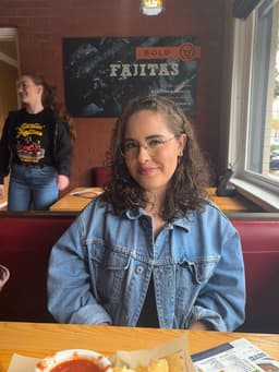 Instructor Carmen O. profile Card Image