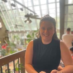 Instructor Chloe H. profile Card Image