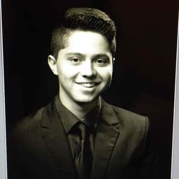 Instructor Damian C. profile Card Image