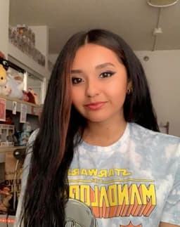 Instructor Dara S. profile Card Image