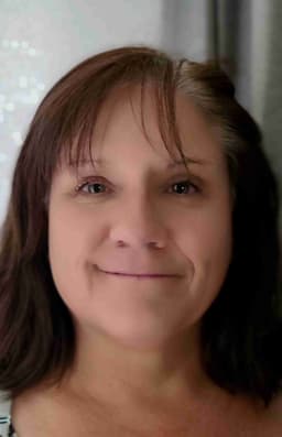 Instructor Dee G. profile Card Image