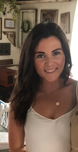 Instructor Elena H. profile Card Image