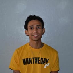 Instructor Elias J. profile Card Image