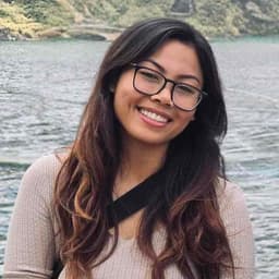 Instructor Elisah C. profile Card Image