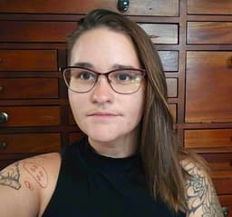 Instructor Elizabeth K. profile Card Image