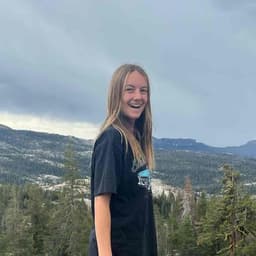 Instructor Elizabeth T. profile Card Image