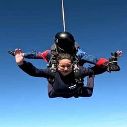 Instructor Ella H. profile Card Image