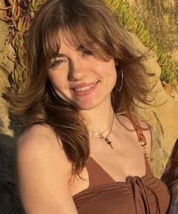 Instructor Elle C. profile Card Image