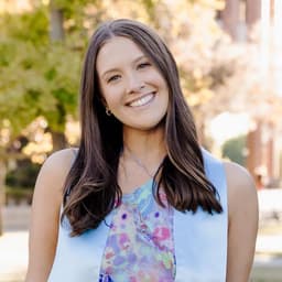 Instructor Emily W. profile Card Image