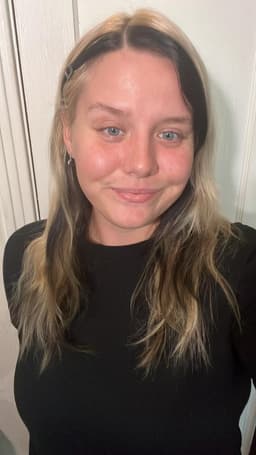 Instructor Emily H. profile Card Image