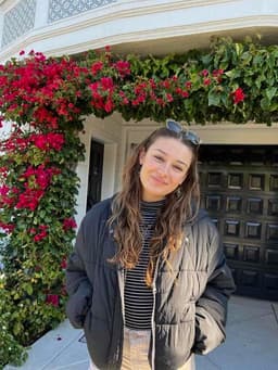 Instructor Emily H. profile Card Image