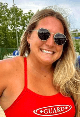 Instructor Emma B. profile Card Image