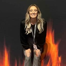 Instructor Enya G. profile Card Image