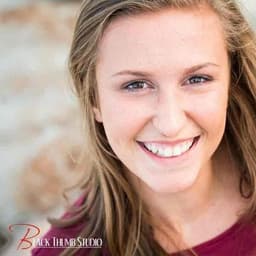 Instructor Erin R. profile Card Image