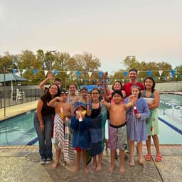 Instructor Evelyn D. profile Card Image