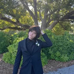 Instructor Fabian P. profile Card Image