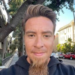 Instructor Felipe V. profile Card Image