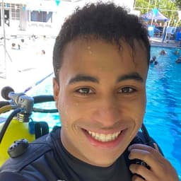 Instructor Gabriel L. profile Card Image