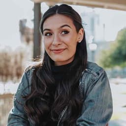 Instructor Gabriella M. profile Card Image