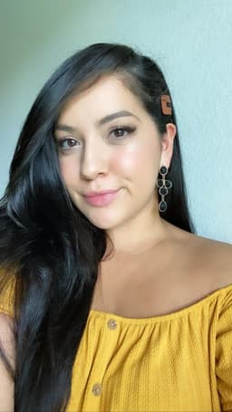 Instructor Genevieve E. profile Card Image