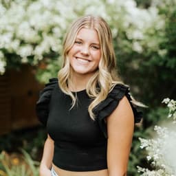 Instructor Georgia J. profile Card Image