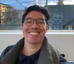 Instructor Gilberto M. profile Card Image