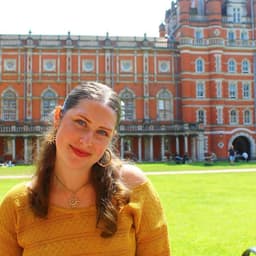 Instructor Gillian T. profile Card Image