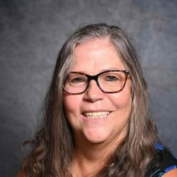 Instructor Gloria C. profile Card Image