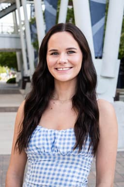 Instructor Grace Y. profile Card Image