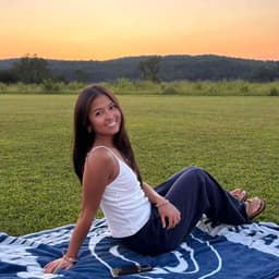 Instructor Grace T. profile Card Image