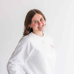 Instructor Grace V. profile Card Image