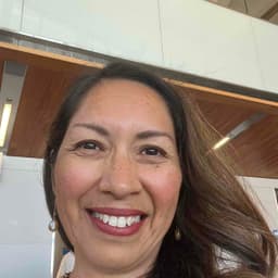 Instructor Graciela P. profile Card Image