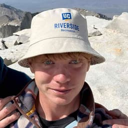 Instructor Gus W. profile Card Image