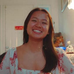 Instructor Hana T. profile Card Image