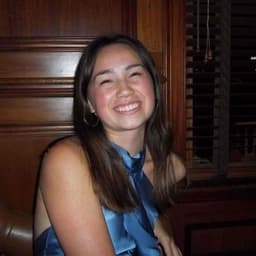 Instructor Hana B. profile Card Image