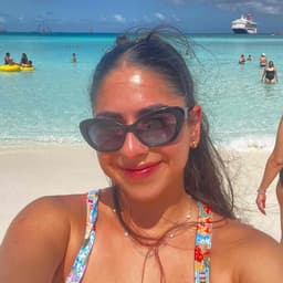 Instructor Irma V. profile Card Image