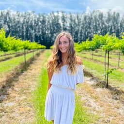 Instructor Isabelle B. profile Card Image