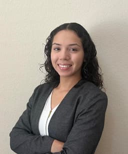 Instructor Ismerai G. profile Card Image