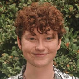 Instructor Izak F. profile Card Image