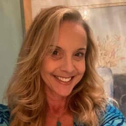 Instructor Jacqueline T. profile Card Image