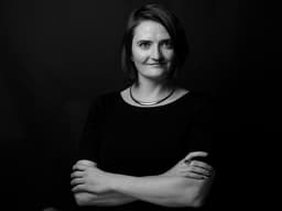 Instructor Janna R. profile Card Image