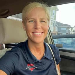 Instructor Jennifer H. profile Card Image