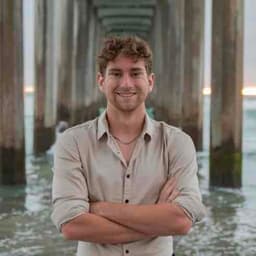 Instructor Jesse G. profile Card Image