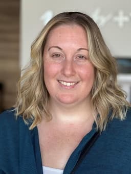 Instructor Jessica D. profile Card Image