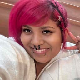 Instructor Jhanelie V. profile Card Image