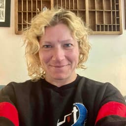 Instructor Joelle T. profile Card Image