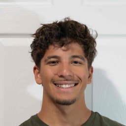 Instructor Juan Diego S. profile Card Image